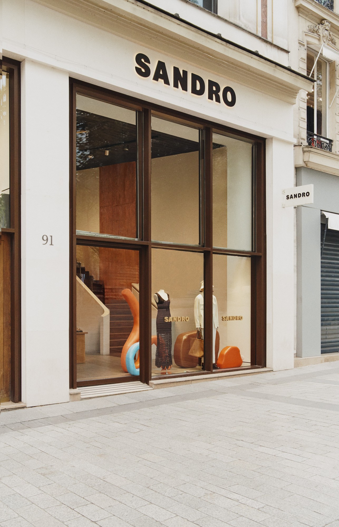 sandro_ss24_vitrine_01_hd.jpg